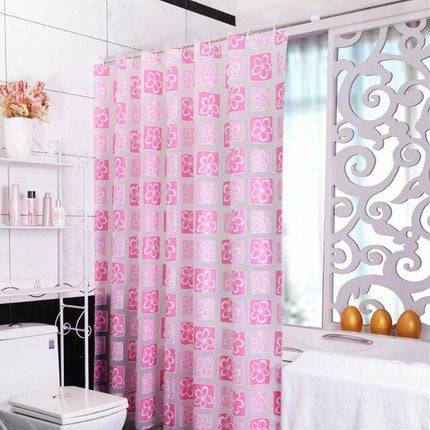Duschvorhang mit rosa Blumenmuster