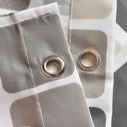 Moderner Duschvorhang mit Mosaik-Muster