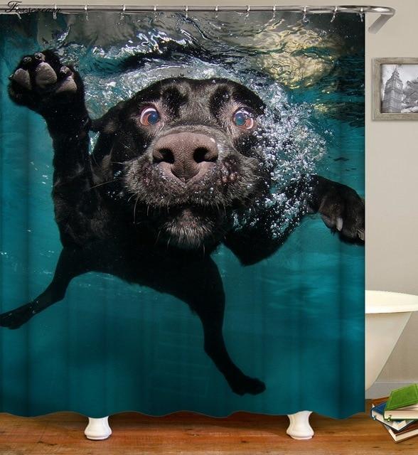Duschvorhang schwimmender Hund unter Wasser
